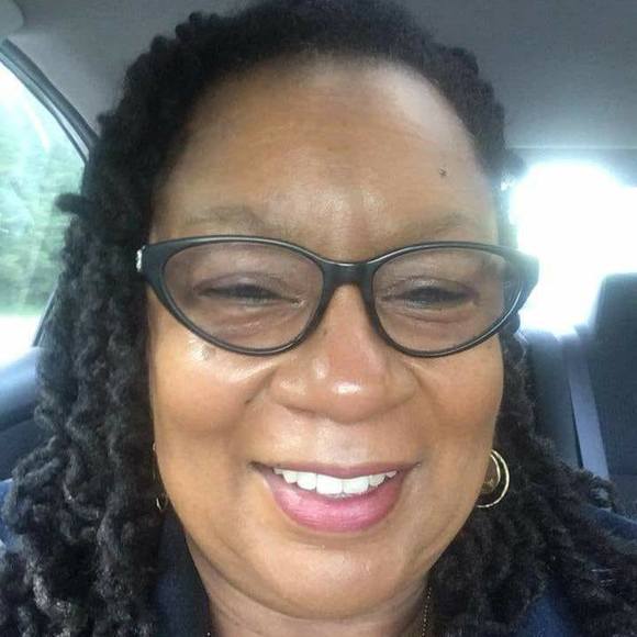 Meet your Posher, Angie - Picture 2 of 2